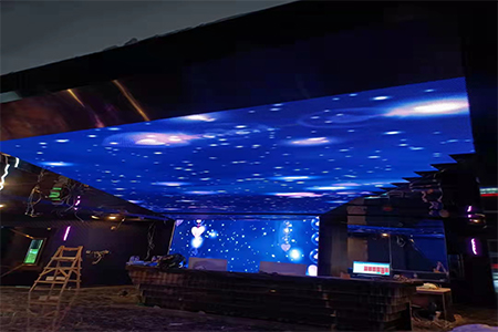 如何定制創(chuàng)意LED顯示屏打造年輕人喜歡的KTV？